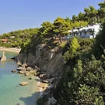 White Rocks Kefalonia Lassi (Kefalonia)