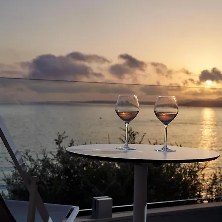 White Rocks Kefalonia Hotell 4*