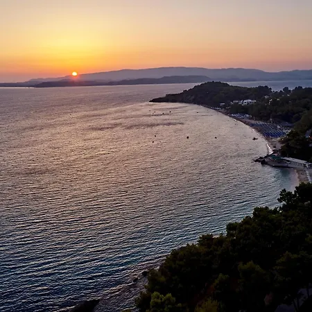 White Rocks Kefalonia Hotell 4*