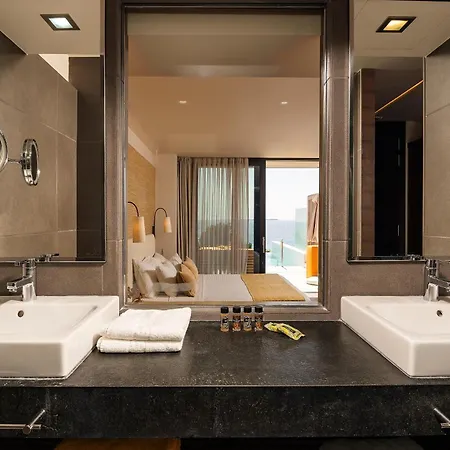 White Rocks Kefalonia Hotell 4*